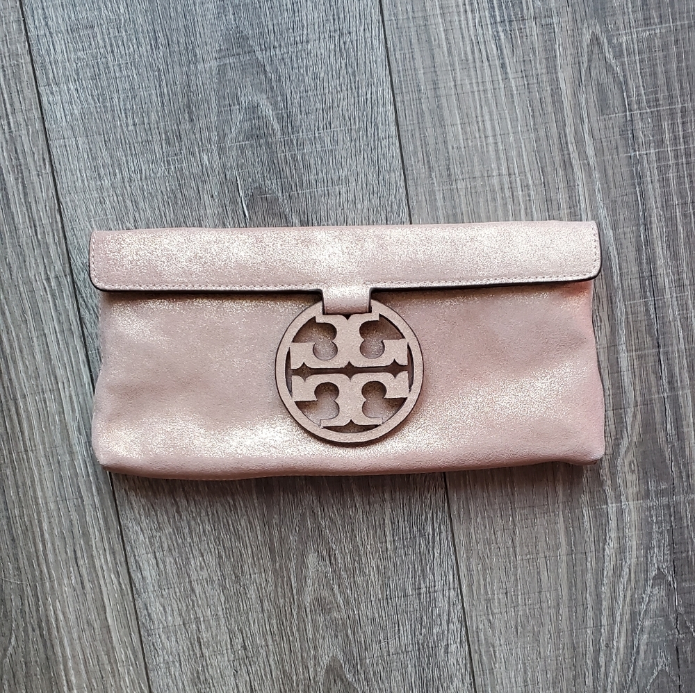 Tory Burch Clutch/ champagne pink clutch/ magnet closure/ Tory Burch 2019